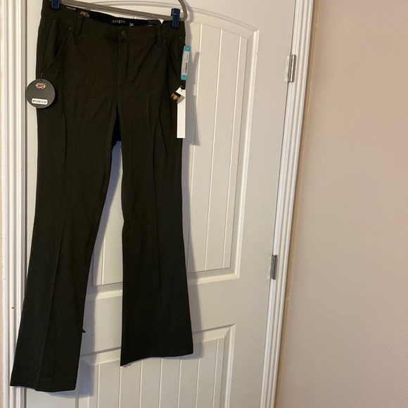 Size 14 nwt green slacks - Picture 1 of 3